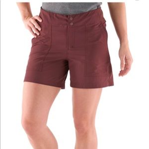 Women’s athletics bottoms with pockets!!